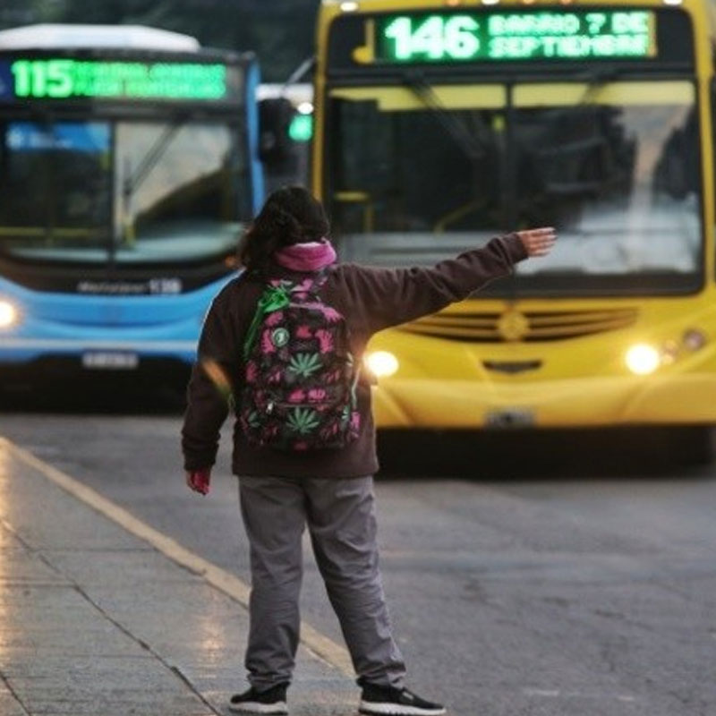 Colectiveros aseguran que cobran casi a fin de mes y hay temor por nuevos paros en Rosario
